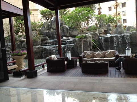 三亚中心皇冠假日酒店主图