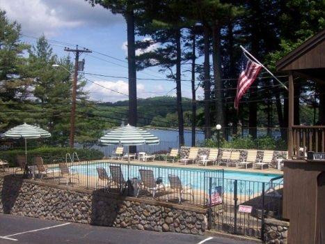 Birch Knoll Motel主图