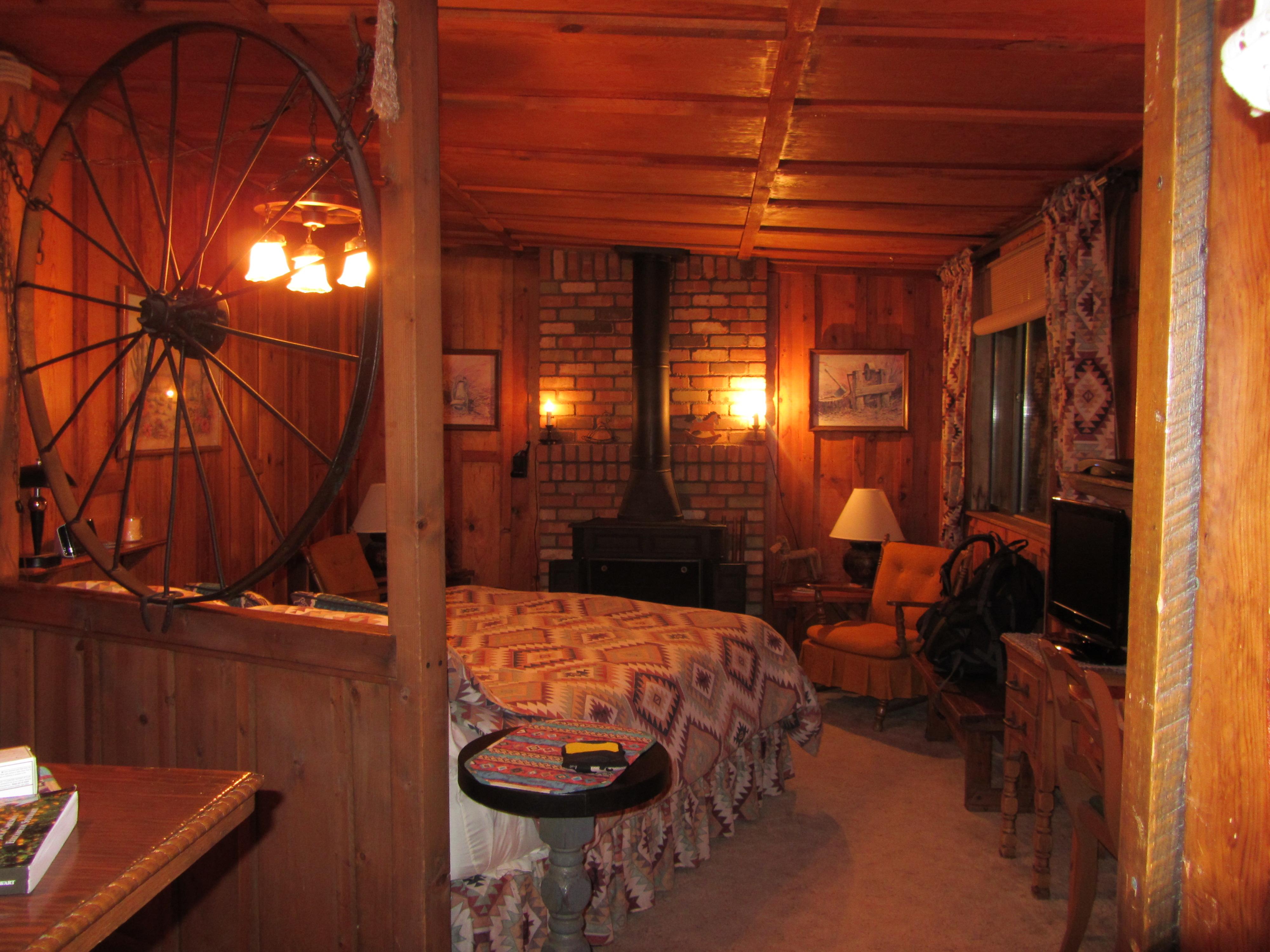 Meanwhile Back at the Ranch-客卧