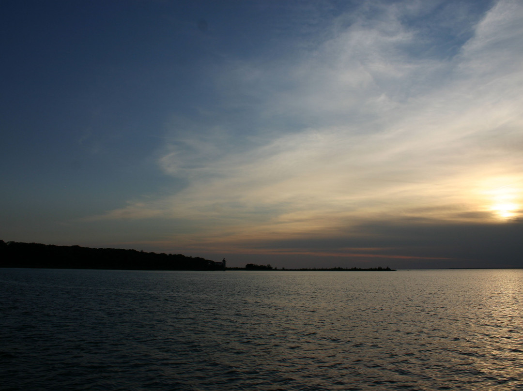 Charity Island Dinner Cruise景点图片