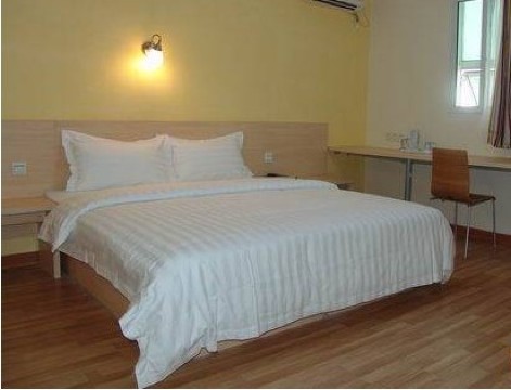 7天酒店（长沙五一广场袁家岭地铁站店）-客卧