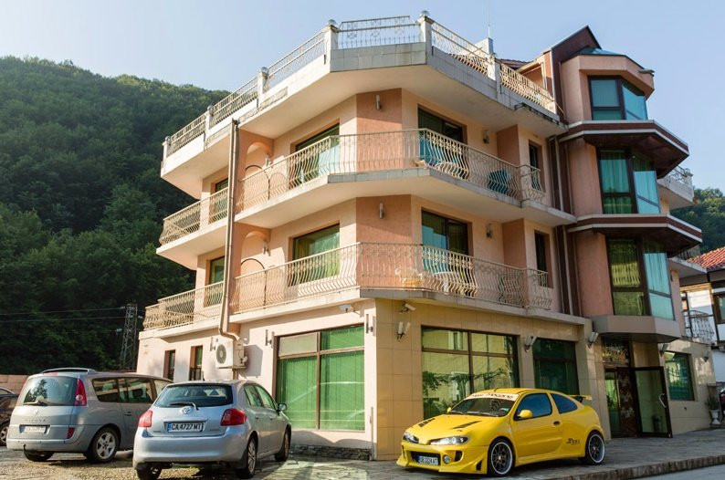 Mania VIP Hotel