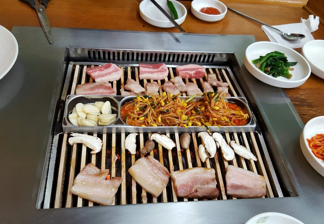 阴城郡餐馆和美食-Jajak Pork Belly