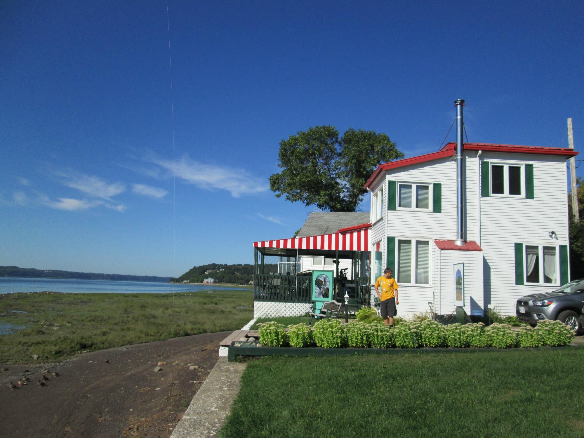 Au Bord du Fleuve-客卧