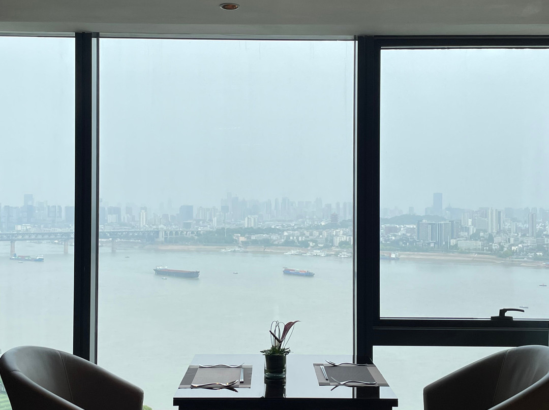 武汉世茂希尔顿酒店主图