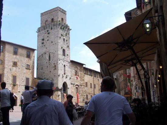 Piazza Della Cisterna-圣吉米尼亚诺必去景点