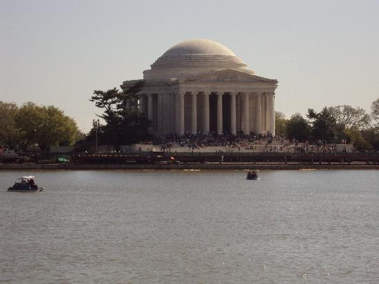 有防潮闸的港池-华盛顿特区必去景点
