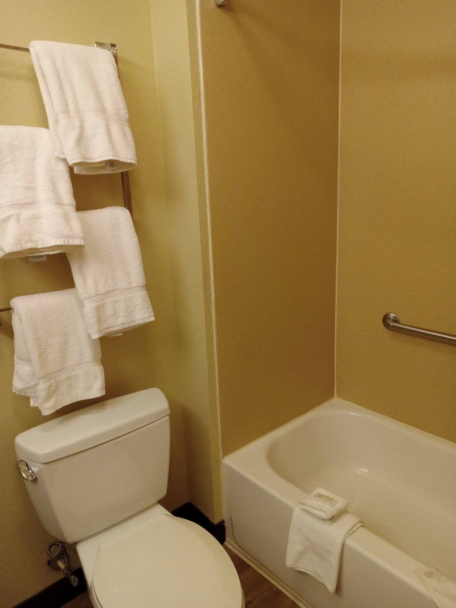 兰开斯特拉昆塔温德姆套房酒店-浴室