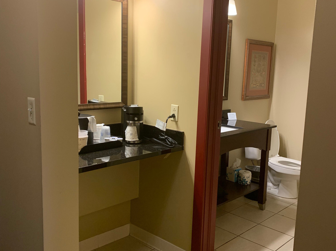 Best Western Plus Dutch Haus Inn & Suites主图