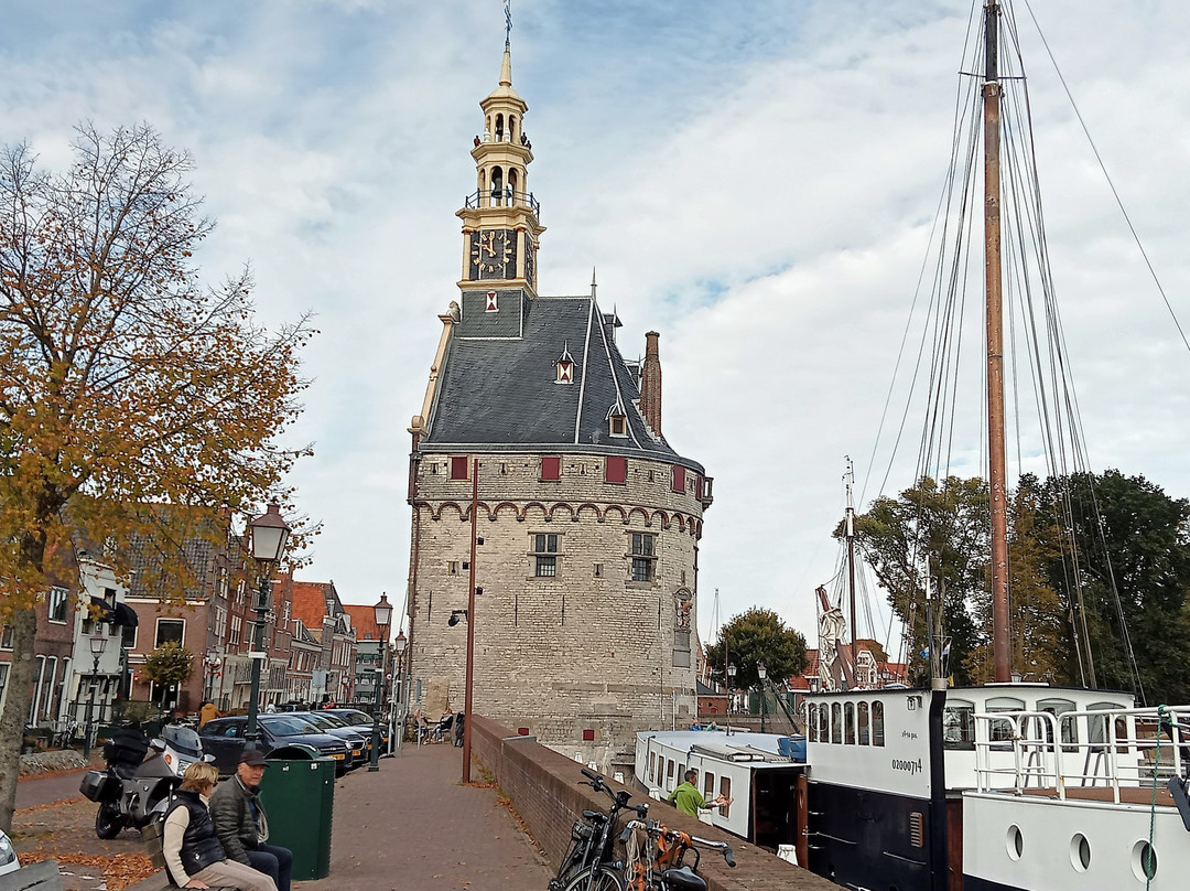 Hoofdtoren Hoorn uit 1532-1534-霍伦必去景点