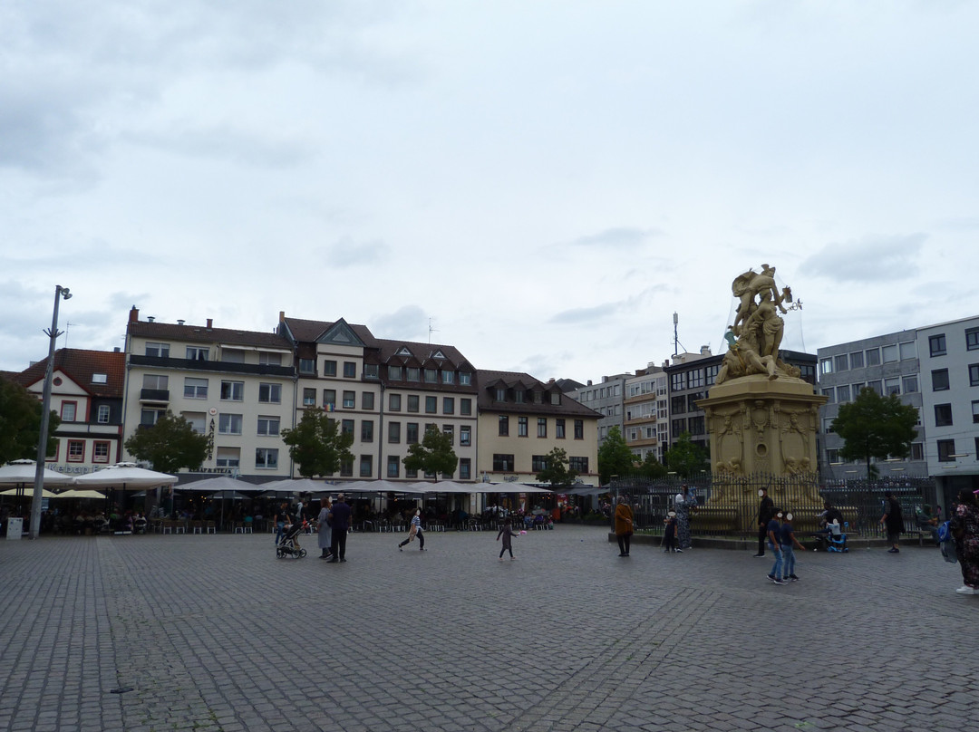 Marktplatzbrunnen景点图片