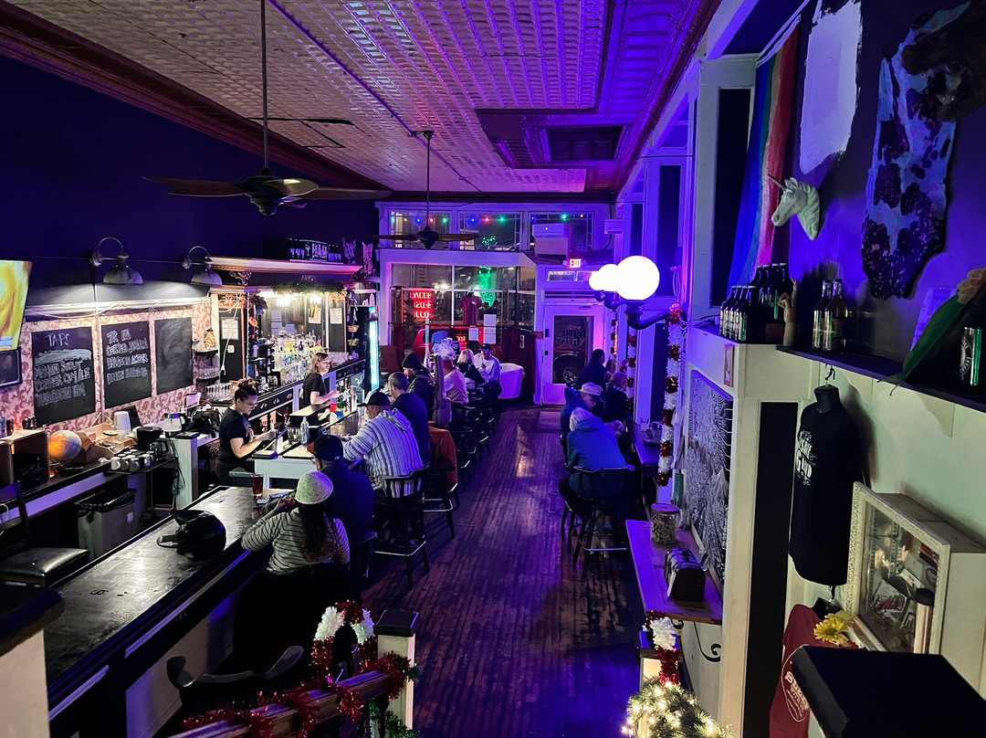 比斯比大酒店主图