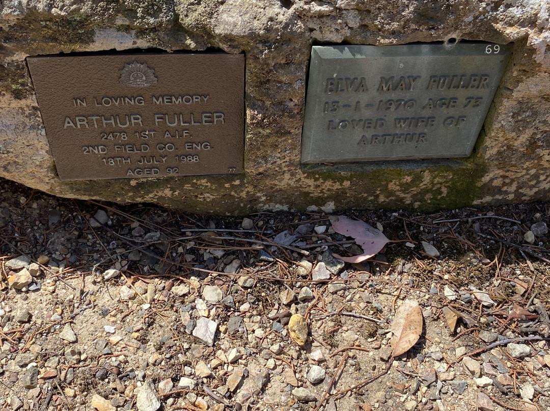 Arthur's  Creek  cemetery-Arthurs Creek必去景点