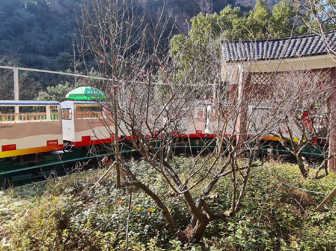 Ten Miles Gallery-张家界市必去景点