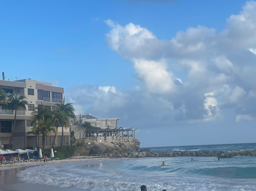 Southern Surf Beach Apartments主图