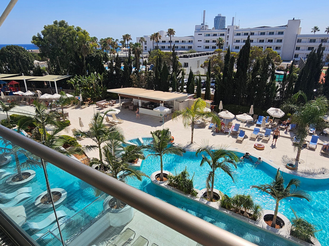 Asterias Beach Hotel主图