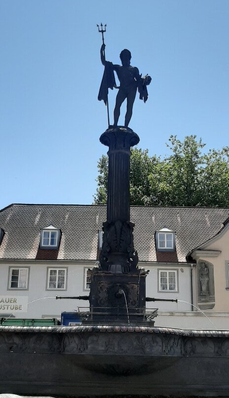 Neptunbrunnen-林道必去景点