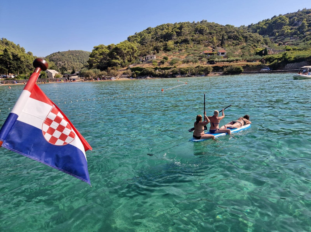 Sailing Yacht Issa-Jesenice必去景点