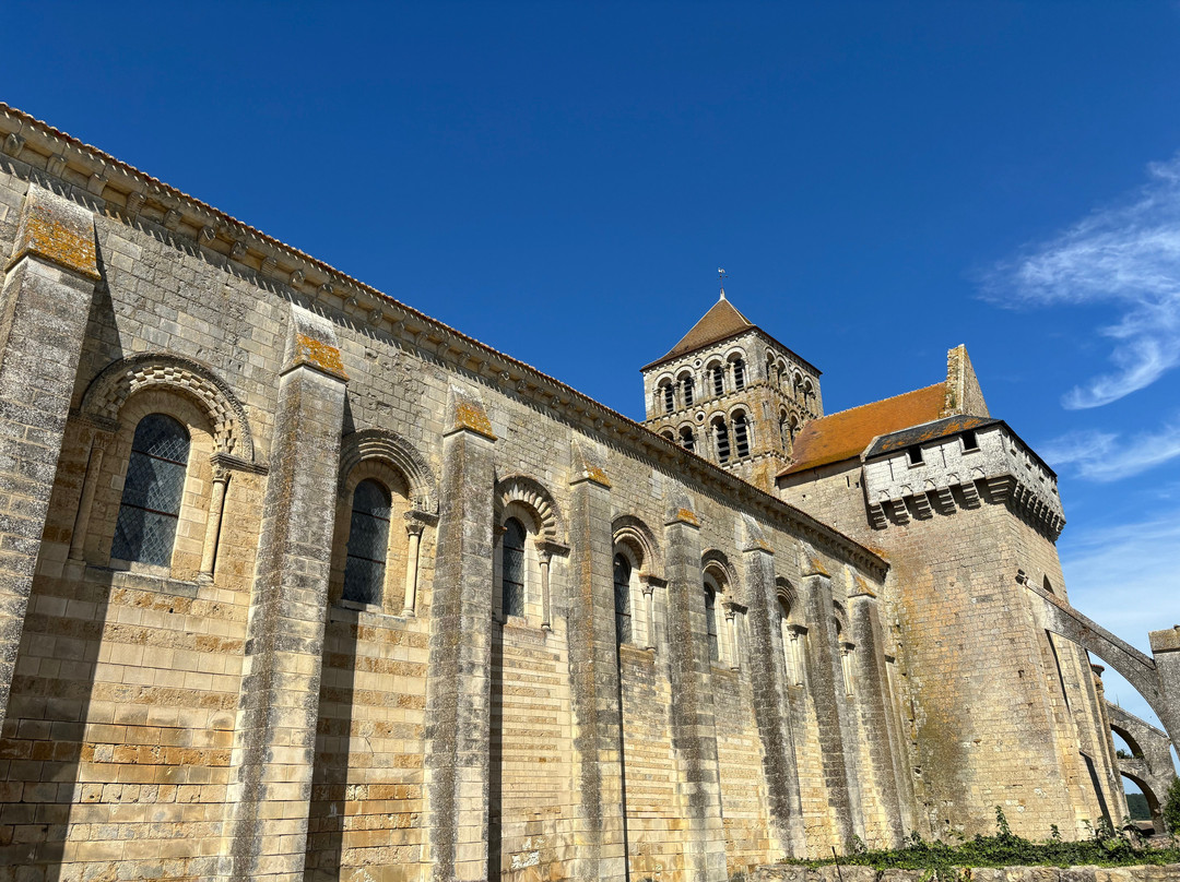 Abbaye Saint-Jouin-de-Marnes景点图片