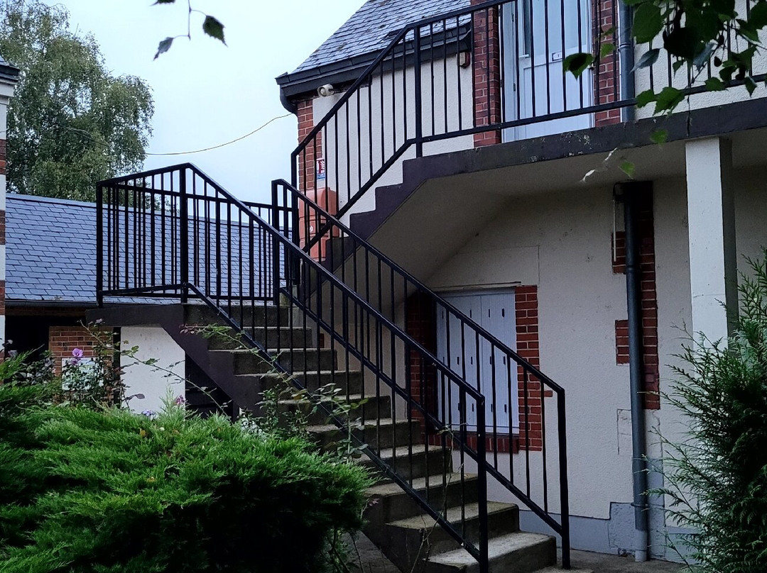 Logis Hôtel Sully le Château主图