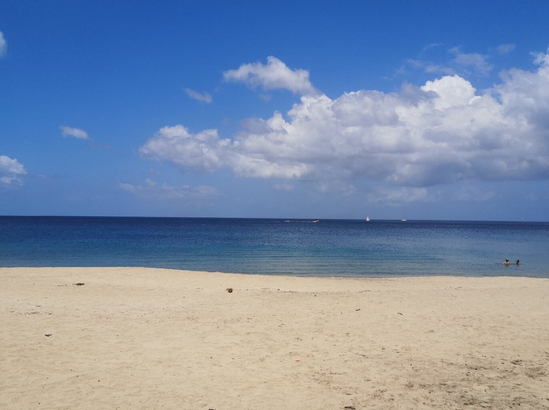 Plage Leroux-Deshaies必去景点