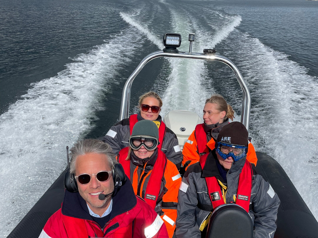 RIB Speedboat guides i Saltsjöbaden archipelago