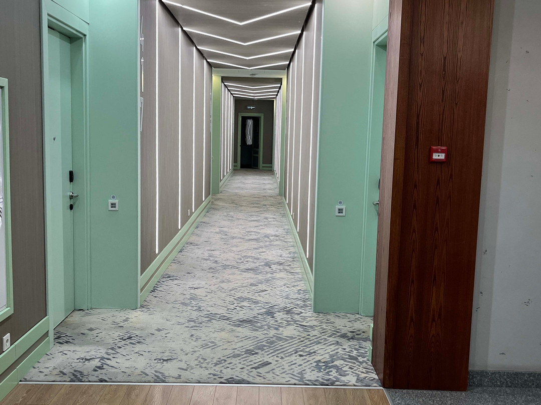 卡佐尔公园酒店主图