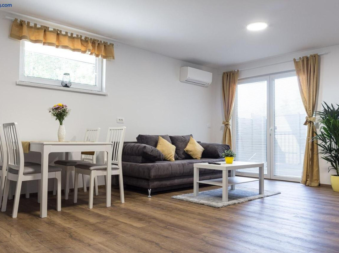 Inin Apartments