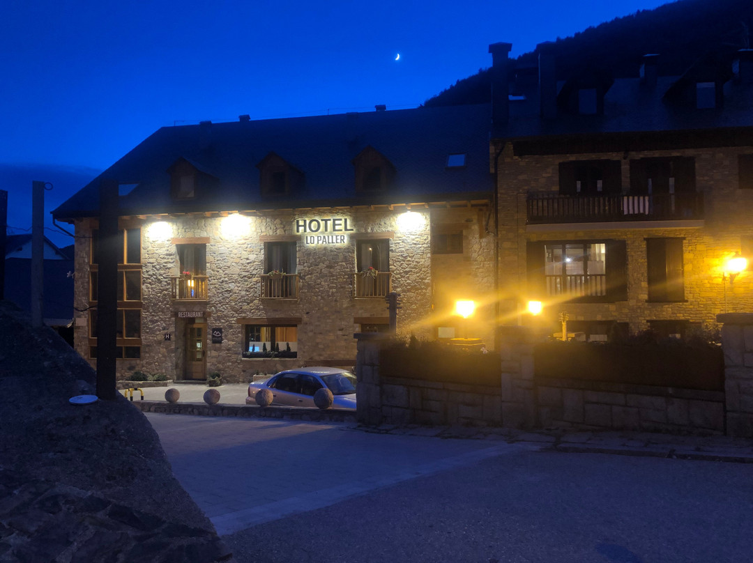 洛帕耶尔酒店主图