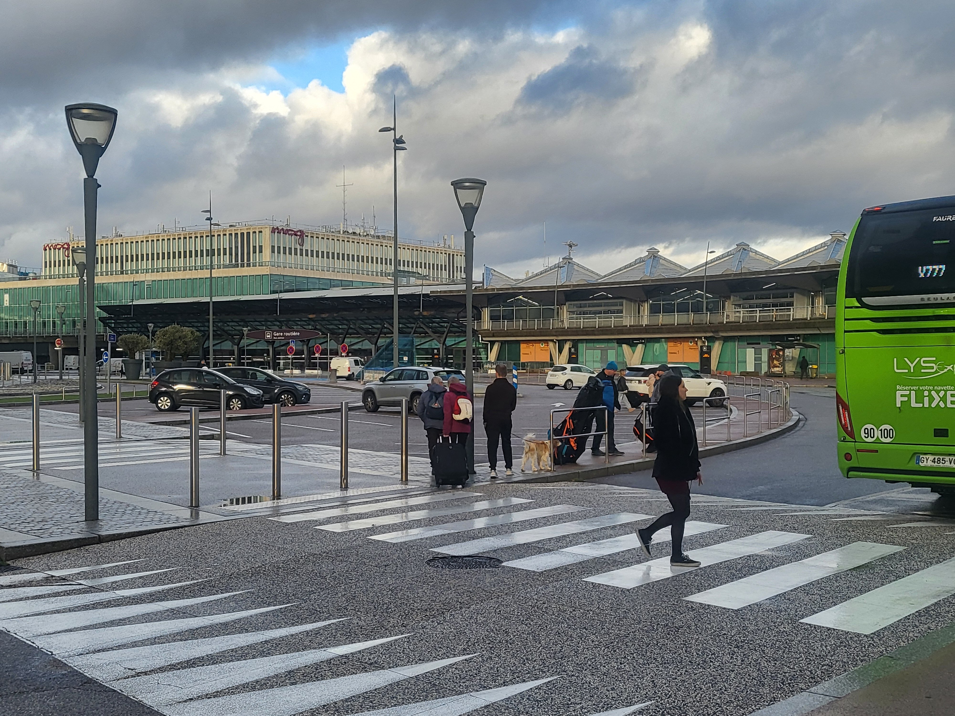 Moxy Lyon Airport-浴室
