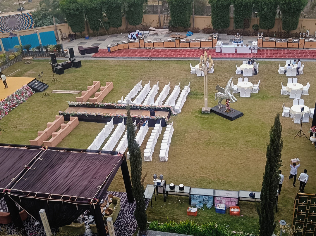 Express 11 Hotel & Banquets主图