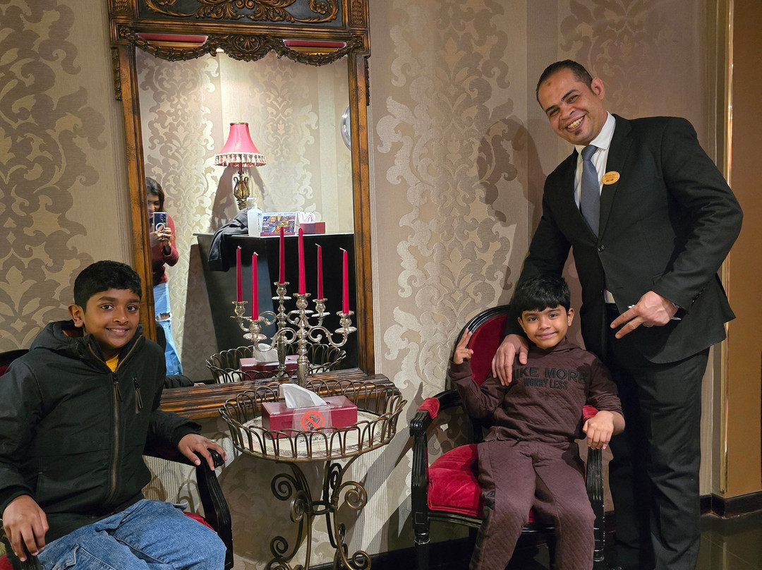 The Convention Center & Royal Suites主图