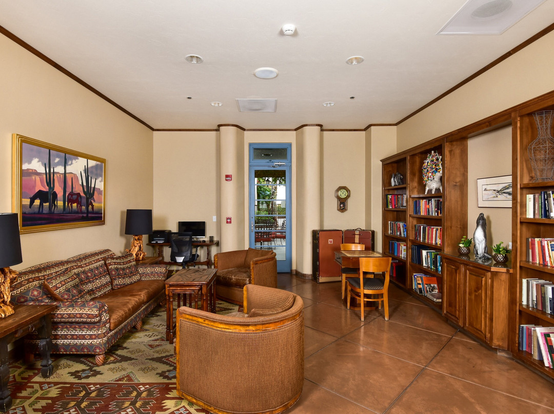 Lodge On The Desert主图