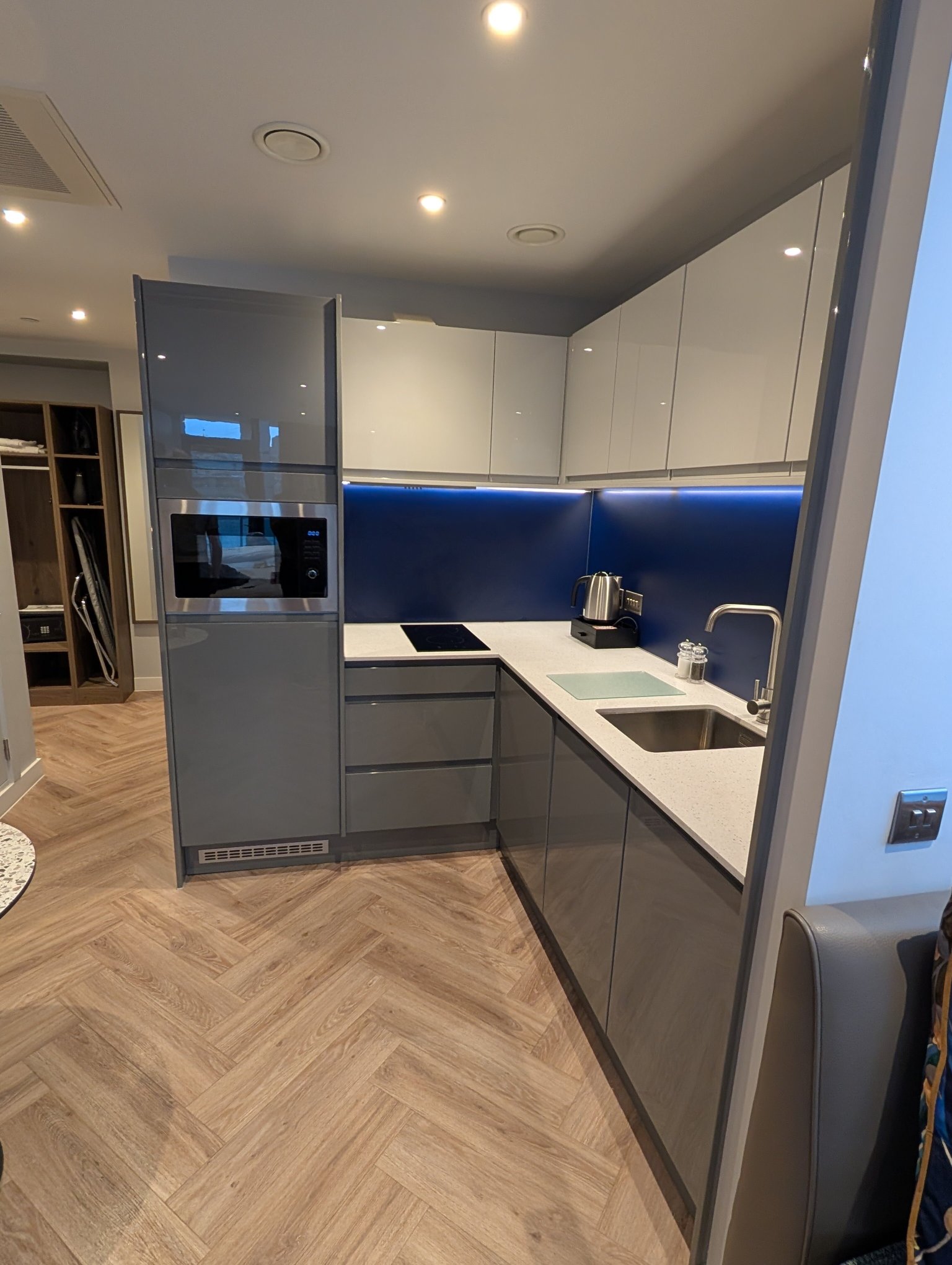 Roomzzz Aparthotels Edinburgh-客卧