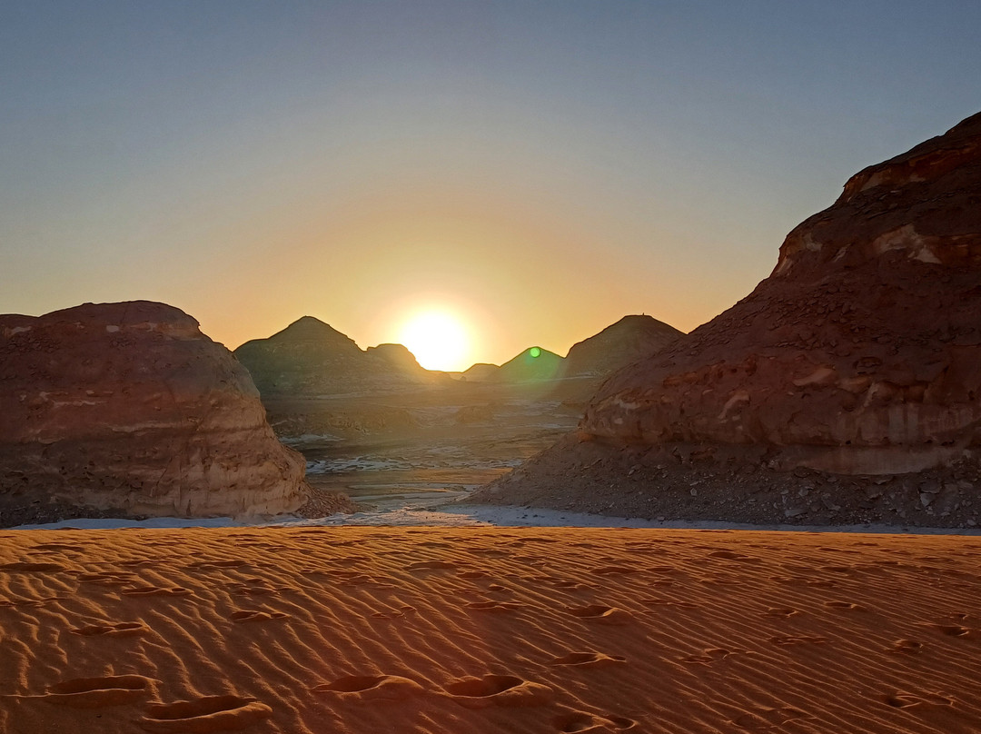 Egypt Western Desert Tours - Day Tour景点图片