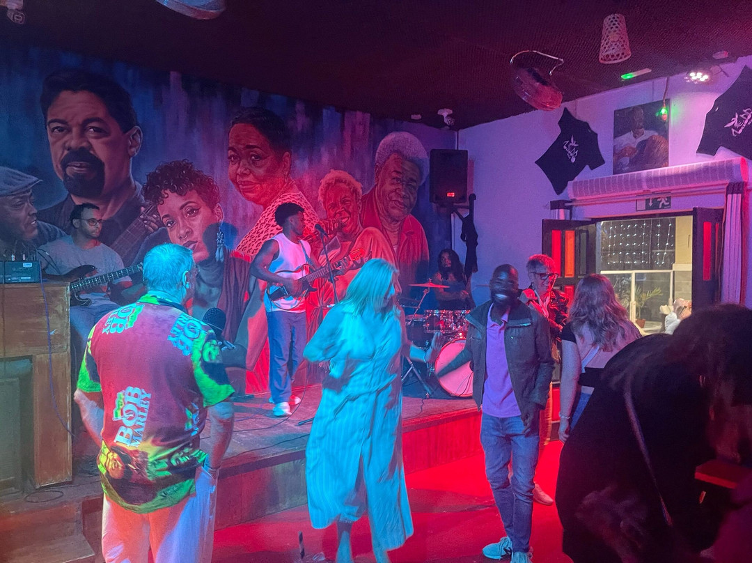 Buddy Bar-圣塔玛丽亚必去景点