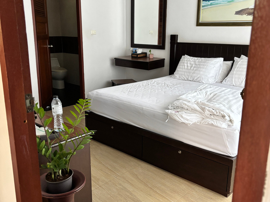 谭排别墅酒店主图