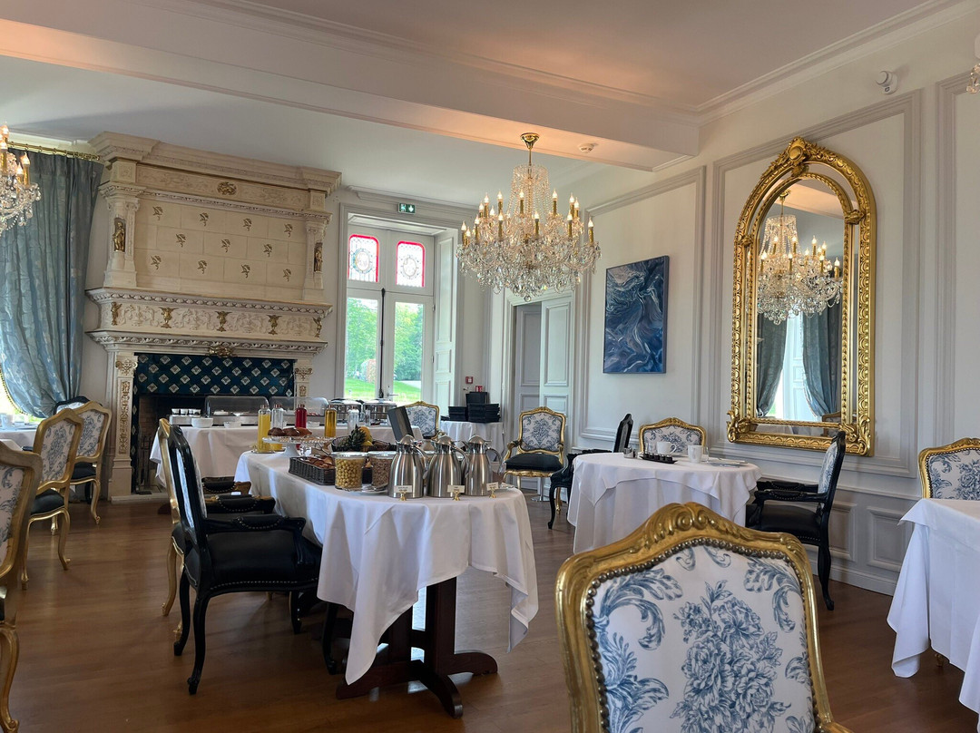 Alexandra Palace - Younan Collection主图