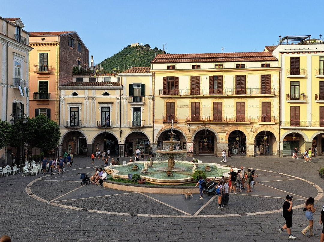 Piazza del Duomo-卡瓦德蒂雷尼必去景点