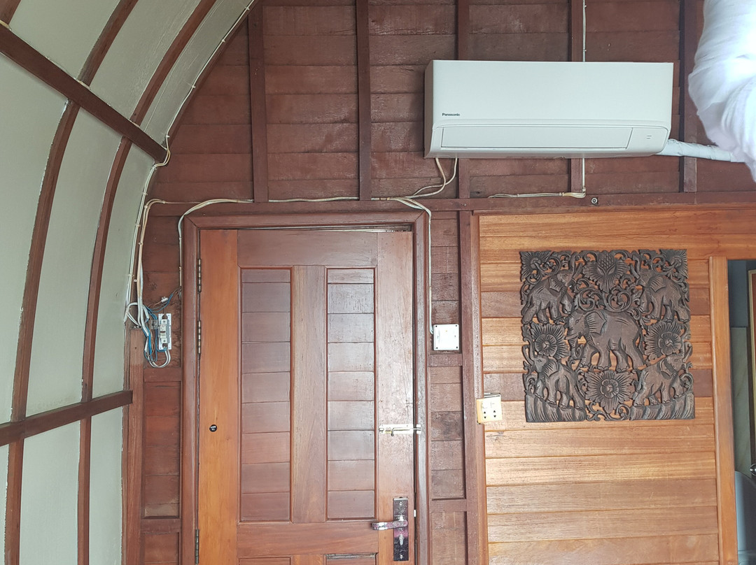 Bamboo Bungalow主图