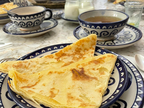 月亮与太阳庭院旅馆主图