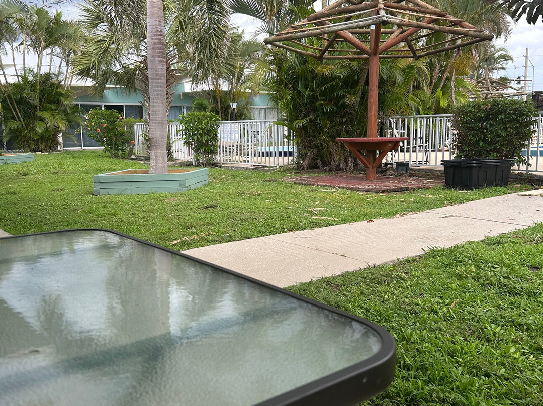 Warm Mineral Springs Motel主图