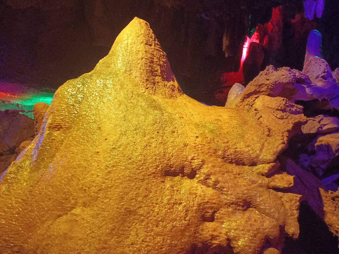 Coral Caverns-Manns Choice必去景点