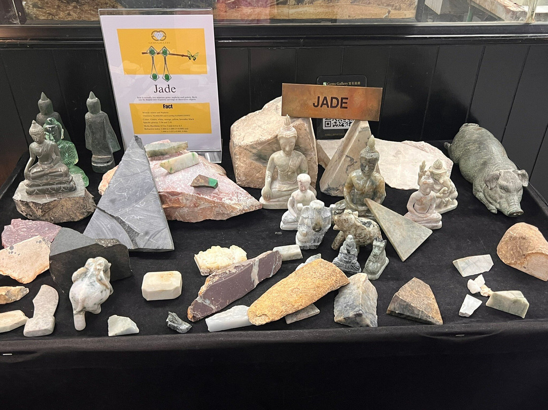 Gems Gallery Chiang Mai-山甘烹必去景点