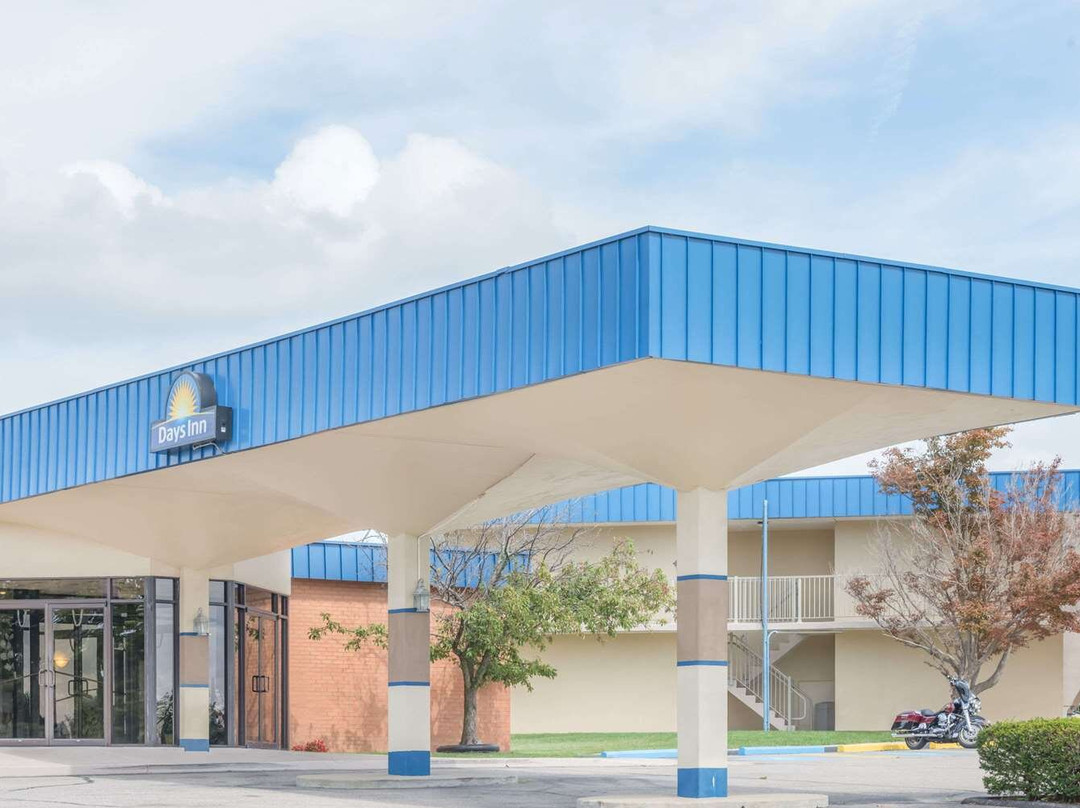 Wheeling酒店住宿-Days Inn by Wyndham St Clairsville