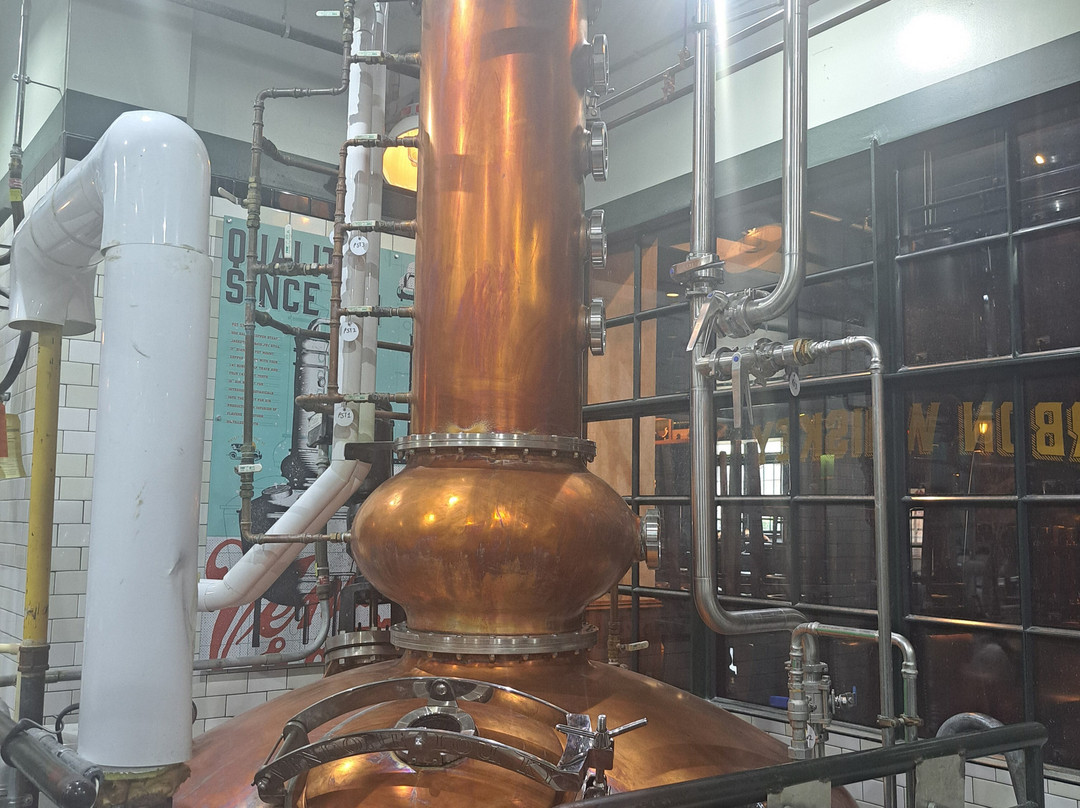 Tarnished Truth Distilling Co.-弗吉尼亚海滩必去景点