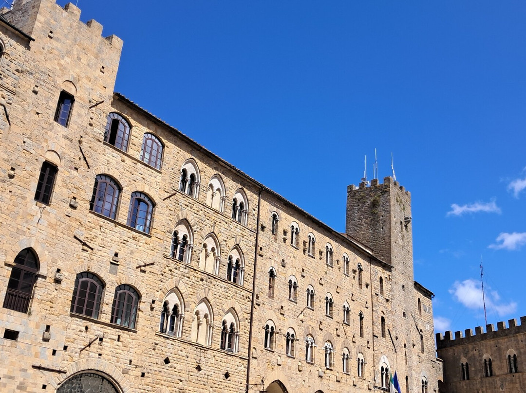 Piazza dei Priori-沃尔泰拉必去景点