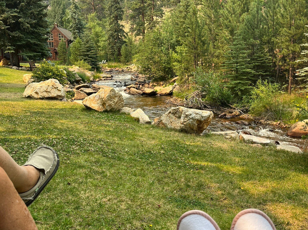 Boulder Brook on Fall River主图