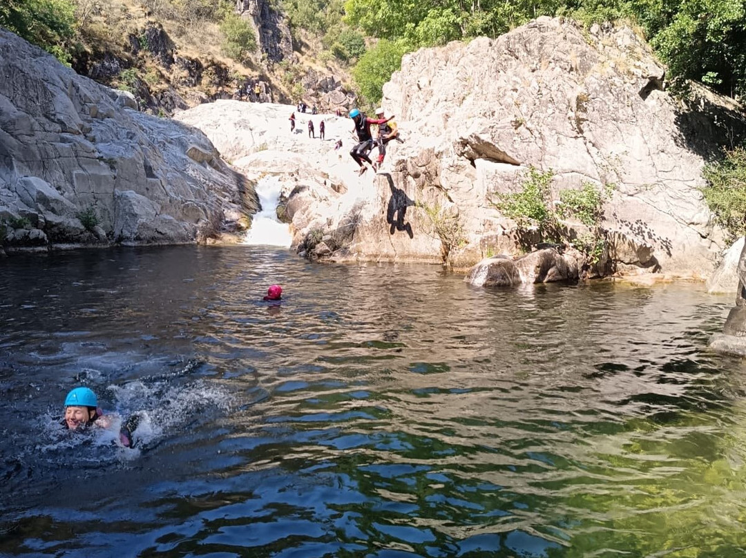 Bureau des Moniteurs d'Ardeche Meridionale-瓦隆蓬达尔克必去景点