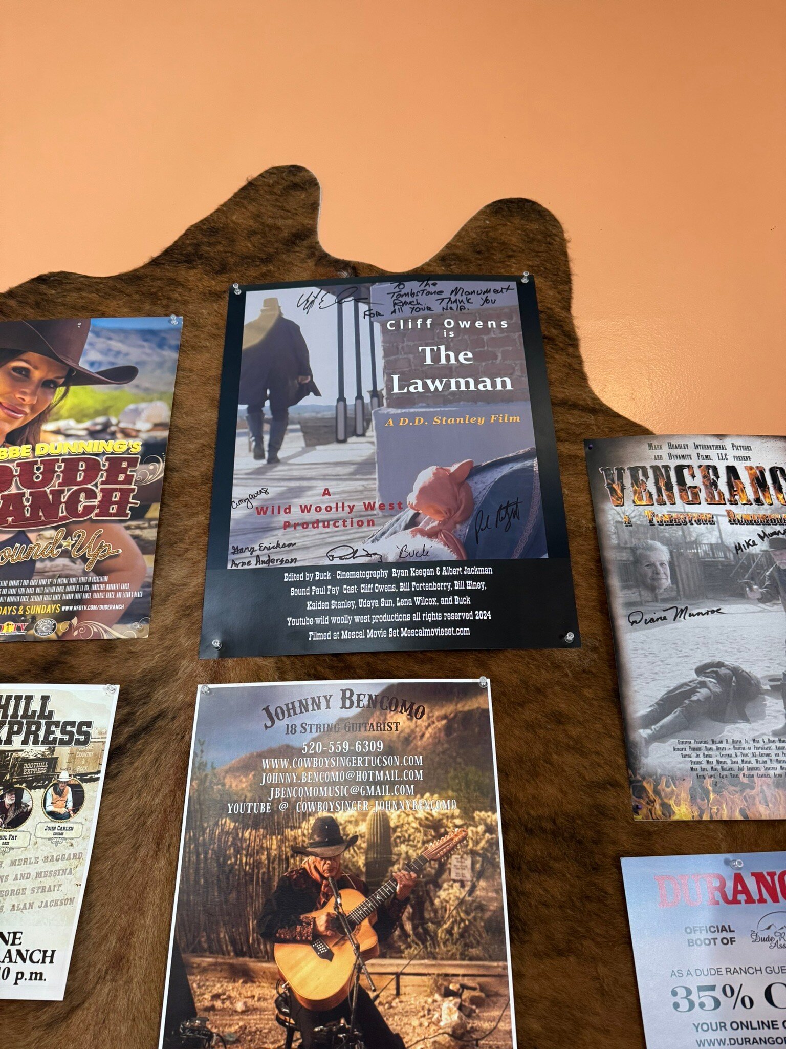 Tombstone Monument Ranch-官方